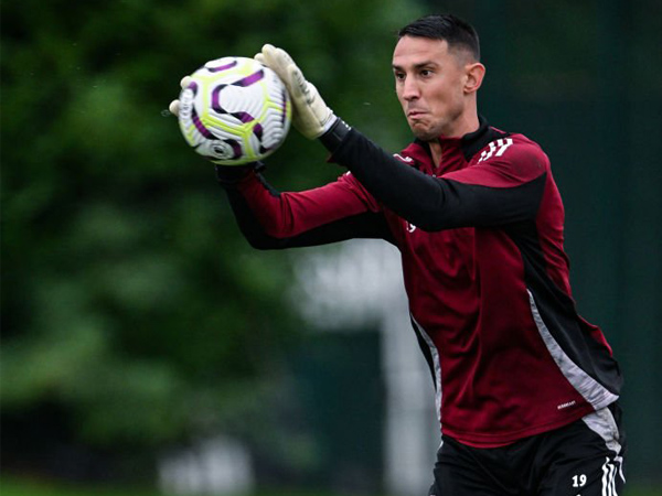 Sevilla Segera Gaet Odysseas Vlachodimos dari Newcastle